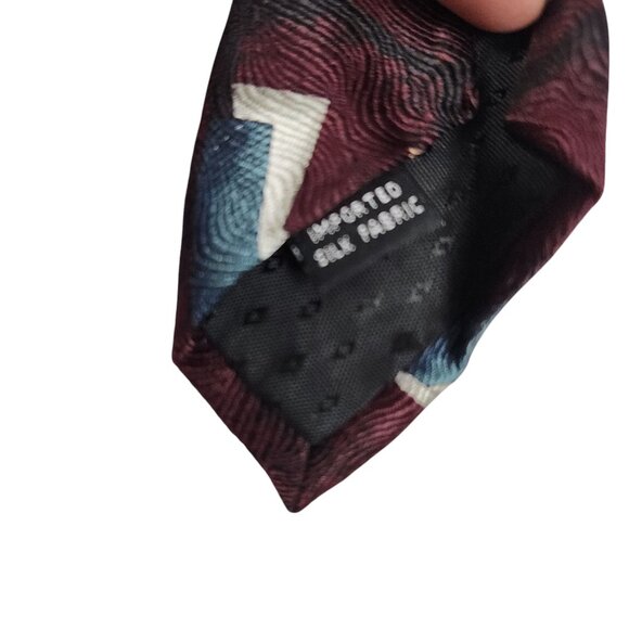 Chez Roffe New York Burgundy Geometric Pattern Silk Tie - Picture 3 of 7